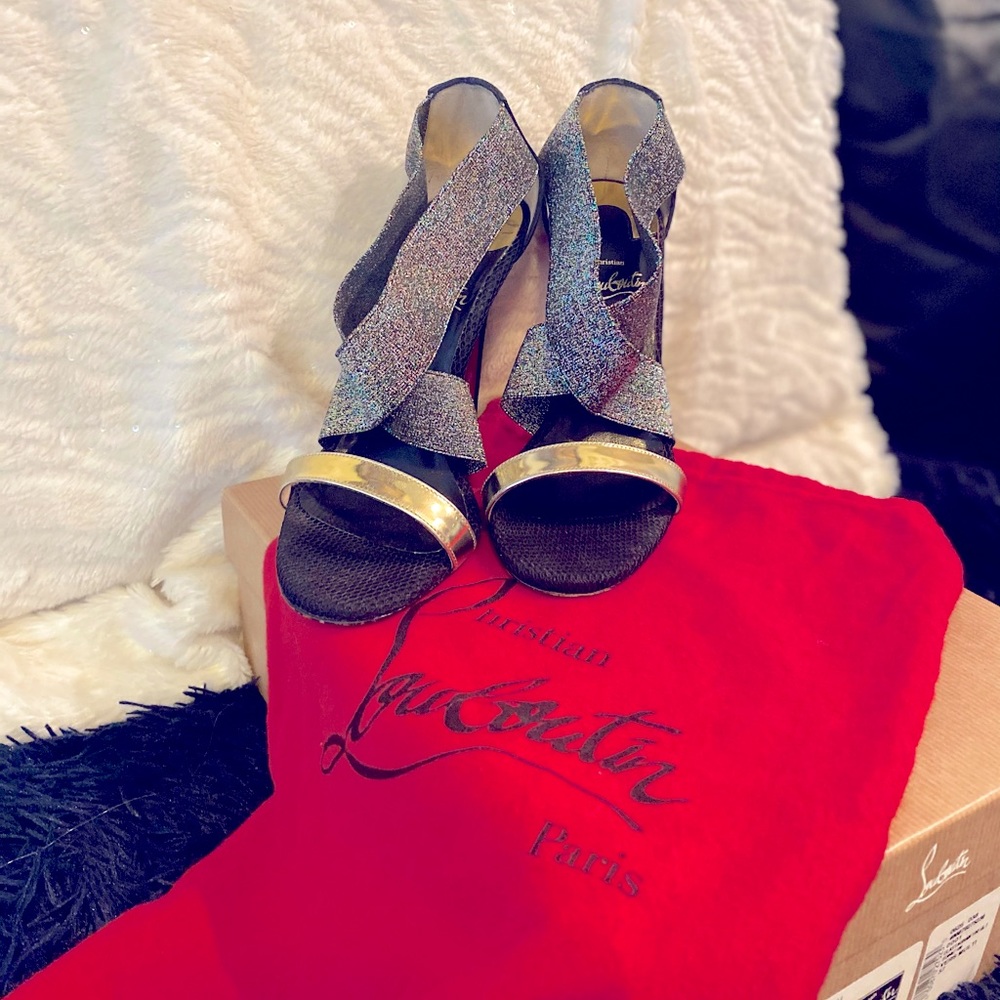 New  *Christian Louboutin* (Never Worn)!!!!